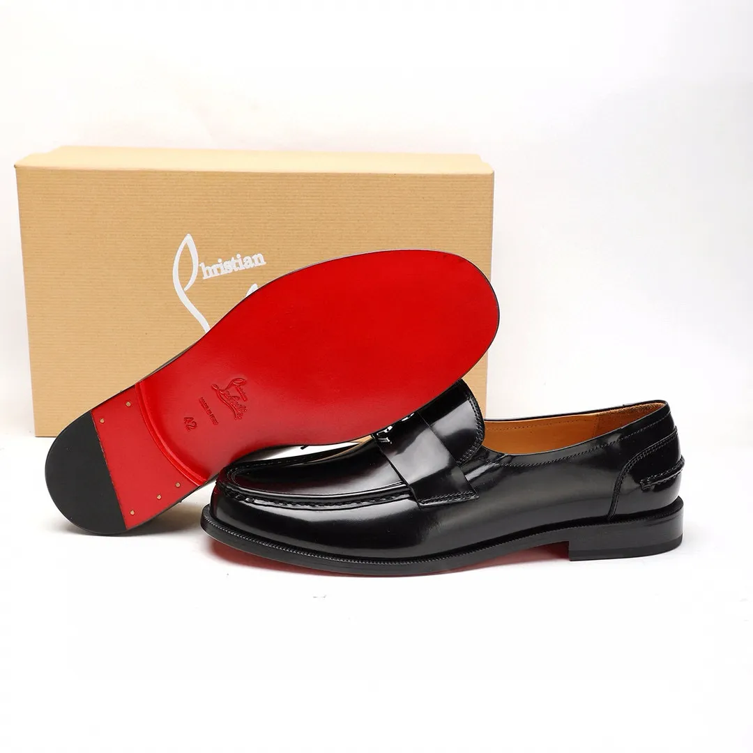 Batch 1,080 yuan 💰••New real shots••CL～High-end men’s 👔casual•loafers with red soles! ••🆑Genuine and top-quality goods from original orders ••✅💯 Purchase goods from top-quality original orders! Original imported patterned cowhide ➕Imported cowhide lining ➕Cowhide feet ➕Original leather outsole~🉑️Feel free to compare the authentic ones! Size: 38-44 (45.46.47 can be customized)